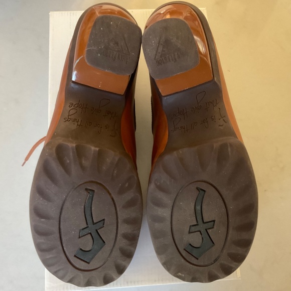 Fluevog Kitschy Kitschy Boom Boom Vivin Tan & Blue Sz 10 - Picture 2 of 3